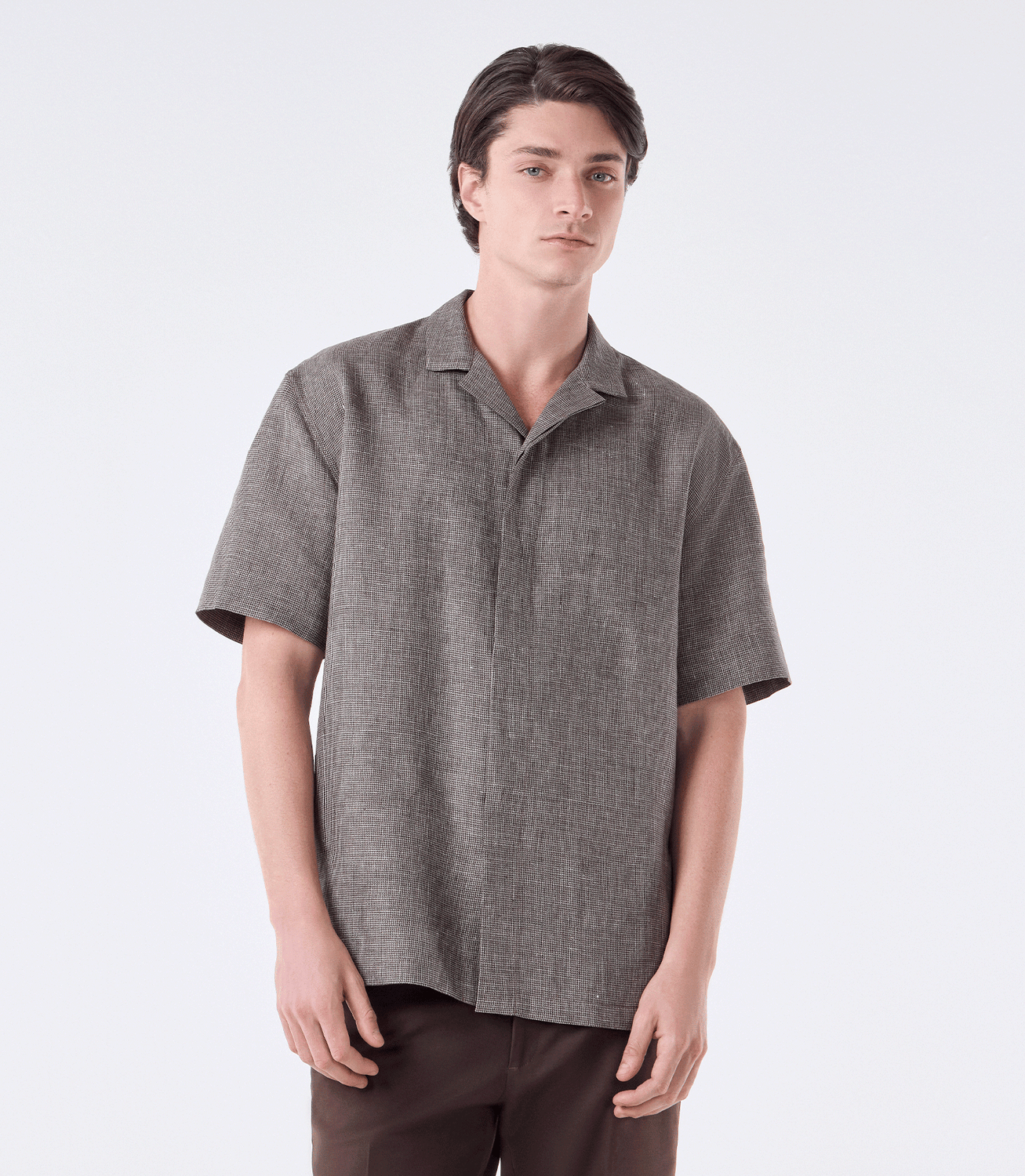 Camisa de Linho Box Manga Curta Marrom – slide 1