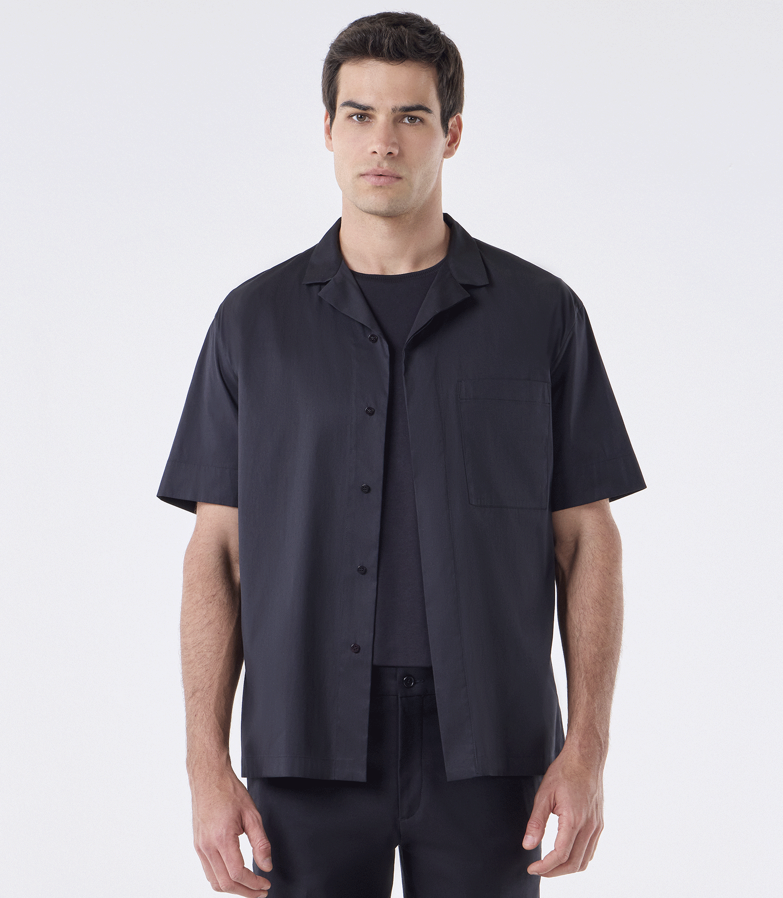 Camisa Manga Curta Box Vista Coberta Preto