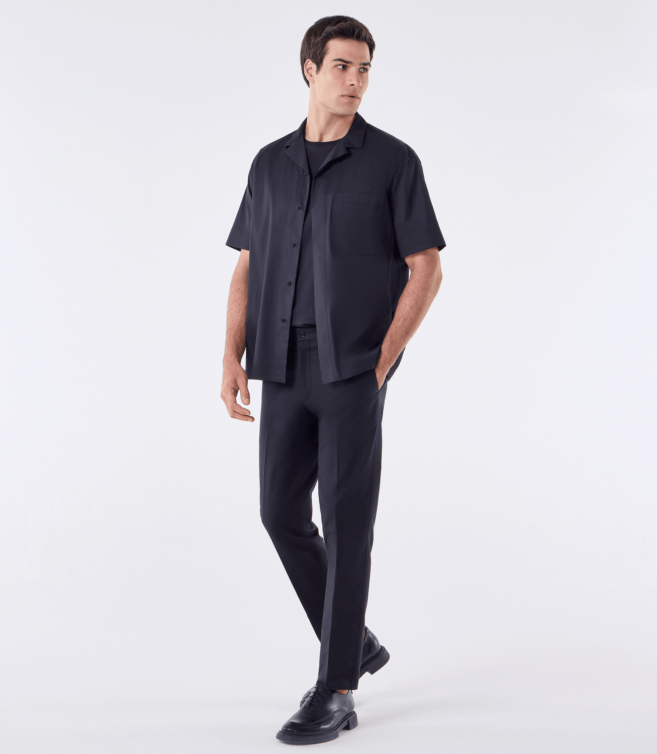 Camisa Manga Curta Box Vista Coberta Preto – slide 2