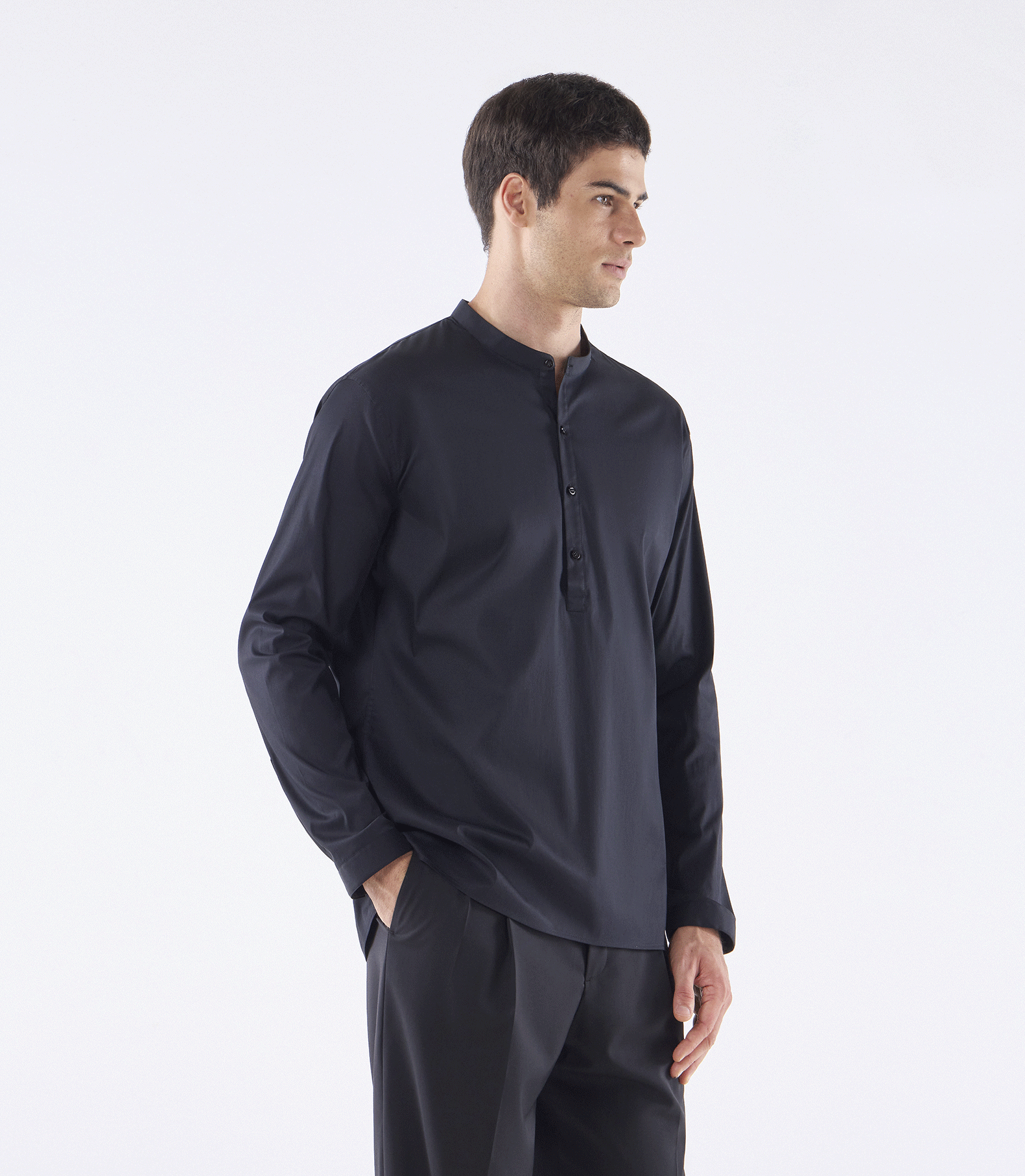 Camisa Gola Mao Vista Alongada Algodão Preto