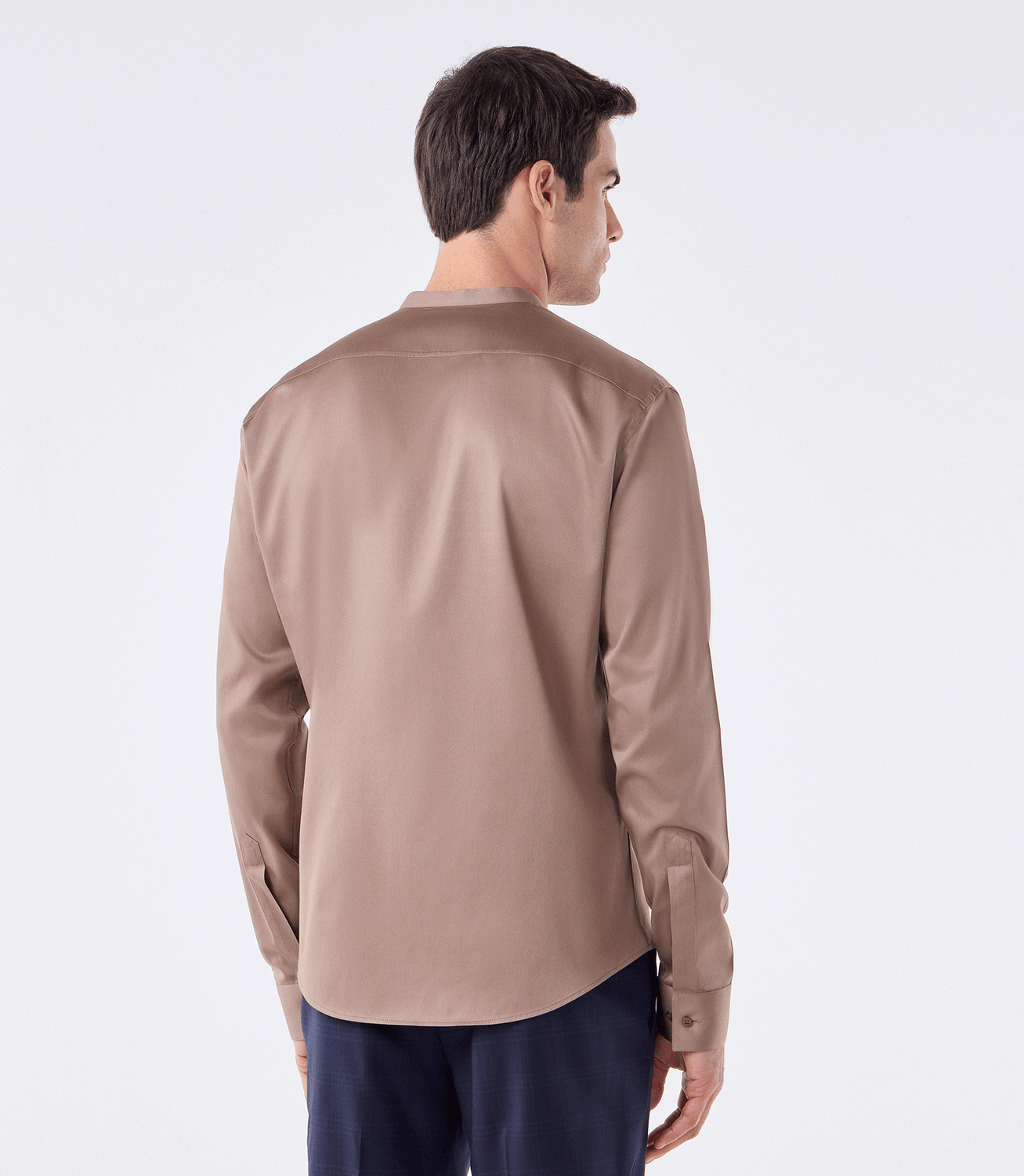 Camisa Gola Mao Vista Híbrida Marrom – slide 3
