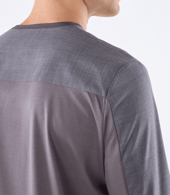 Camiseta Manga Longa Recorte Alfaiataria Active e Malha Cinza thumbnail 5