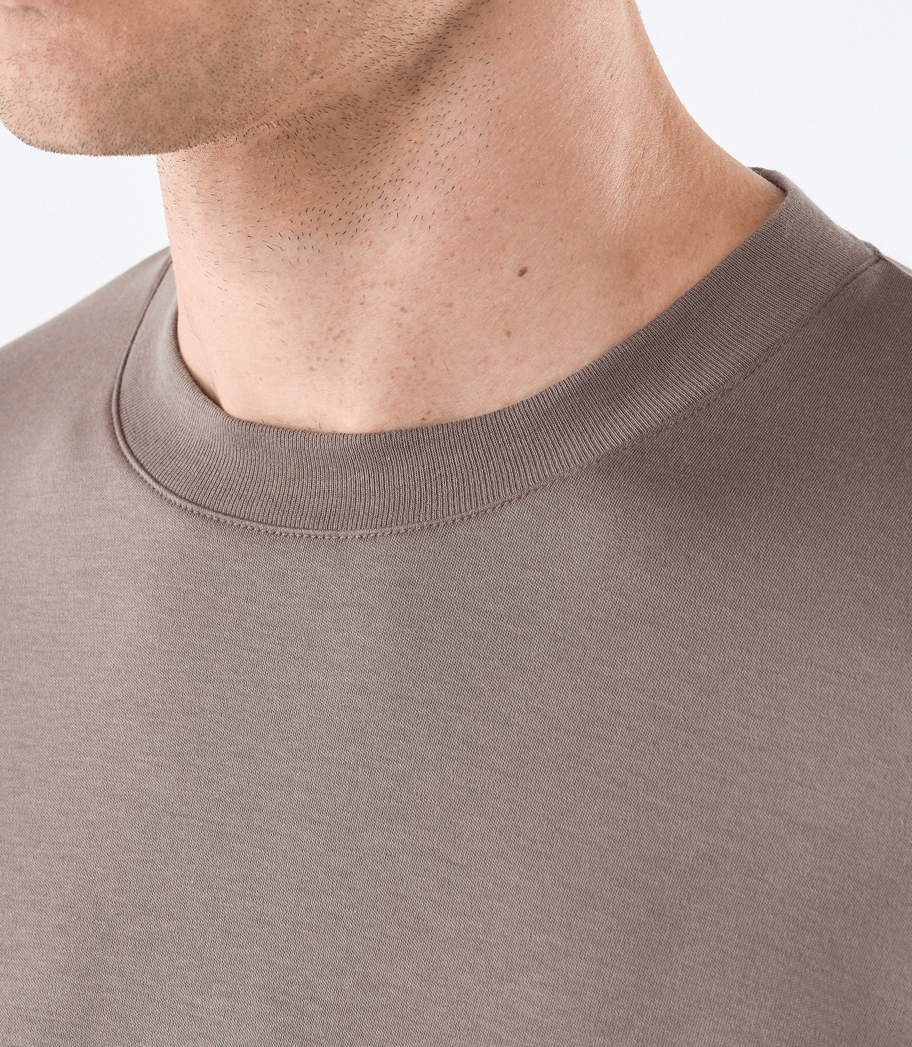 Camiseta Interloque 44/1 Manga Longa Gola Média Marrom – slide 4