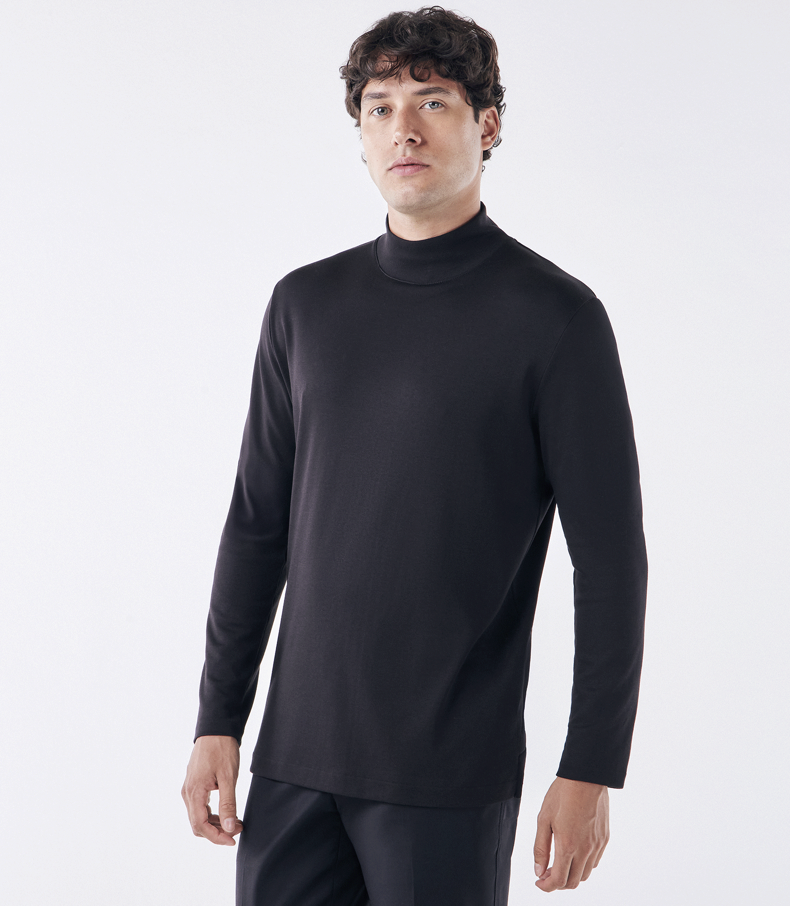 Camiseta Pima Manga Longa Gola Rolê Preto