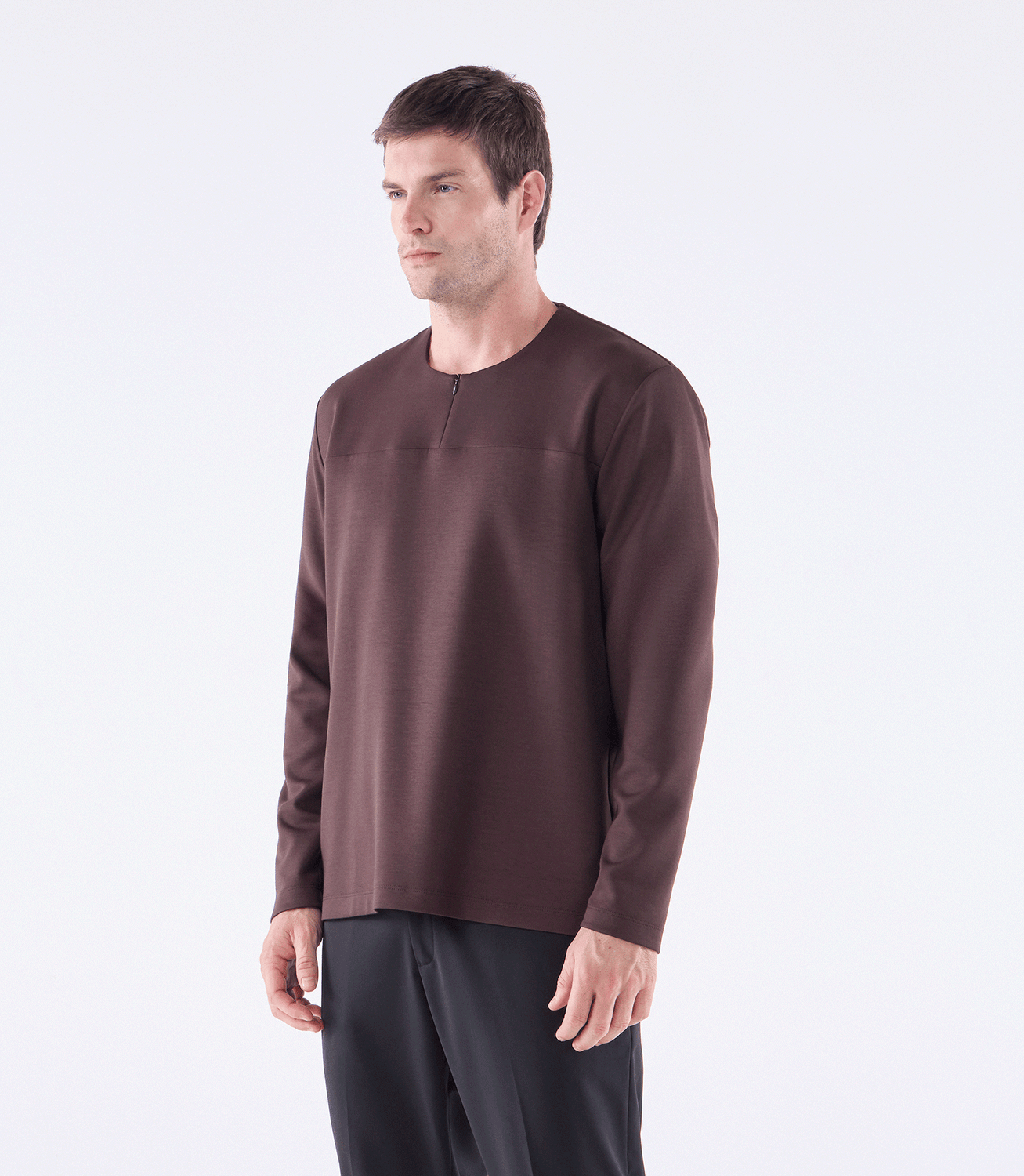 Camiseta Manga Longa Zíper Invisível Frontal Marrom – slide 1