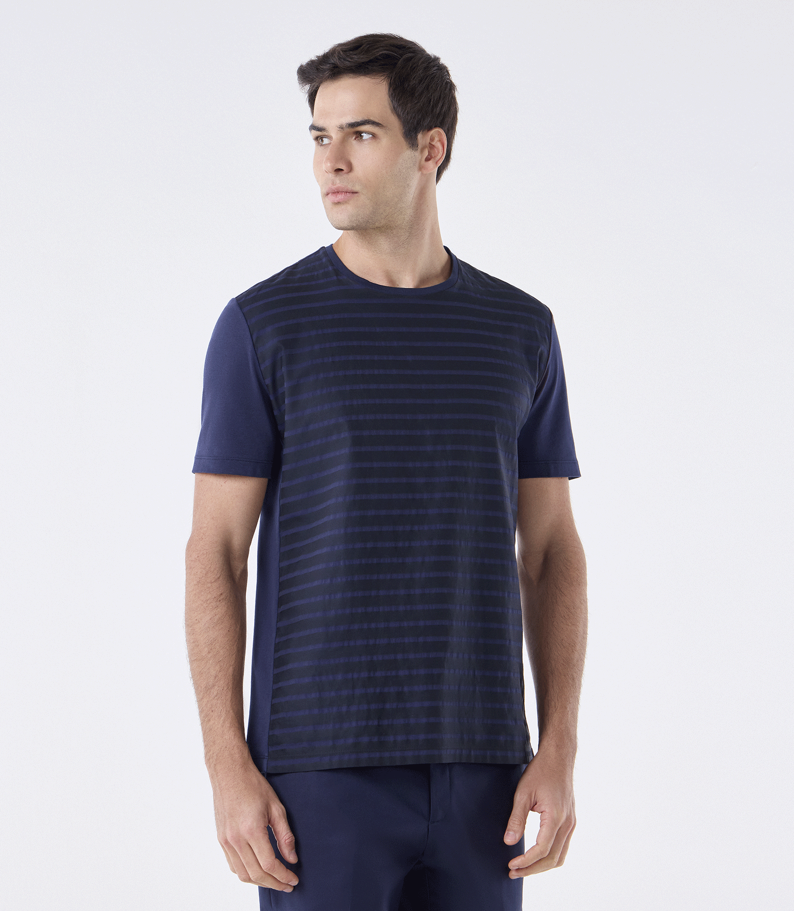 Camiseta Recorte Alfaiataria e Malha Azul