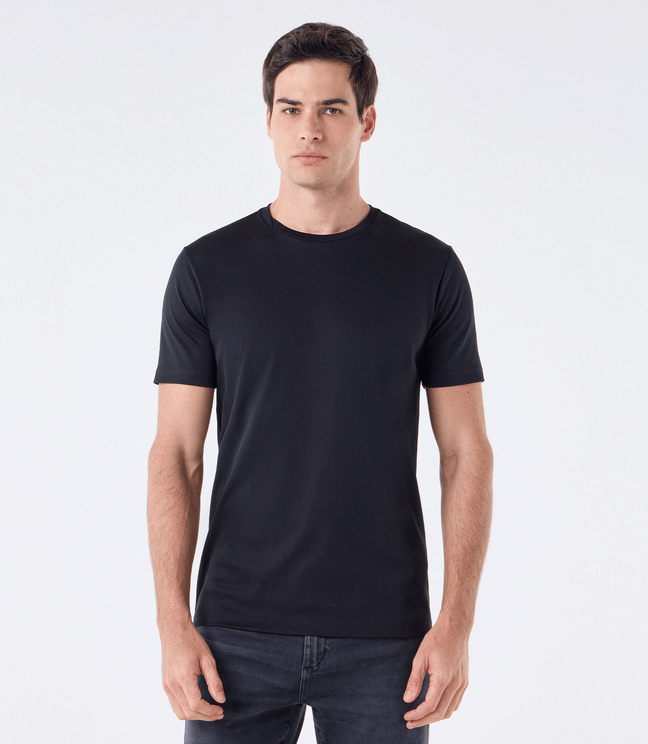 Camiseta Pima Interloque Gola Cruzada Preto – slide 1