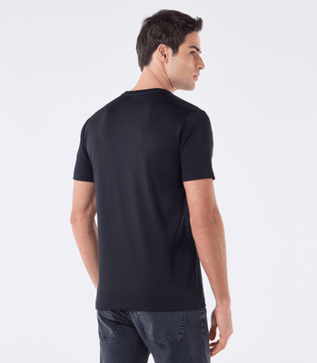 Camiseta Pima Interloque Gola Cruzada Preto thumbnail 3