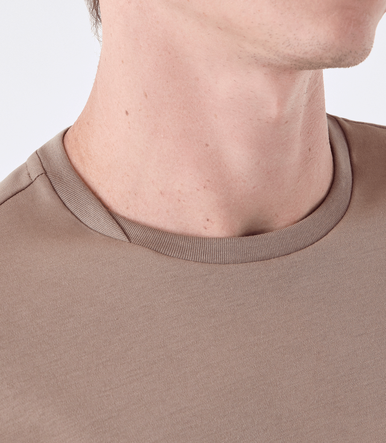 Camiseta Pima Interloque Gola Cruzada Bege – slide 4