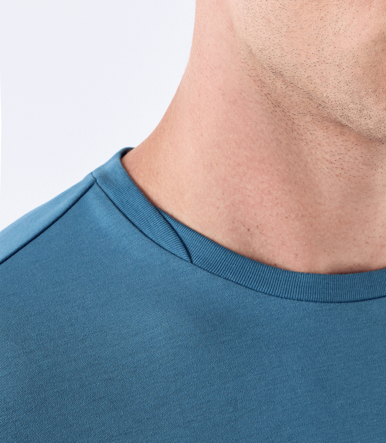 Camiseta Pima Interloque Gola Cruzada Azul – slide 4