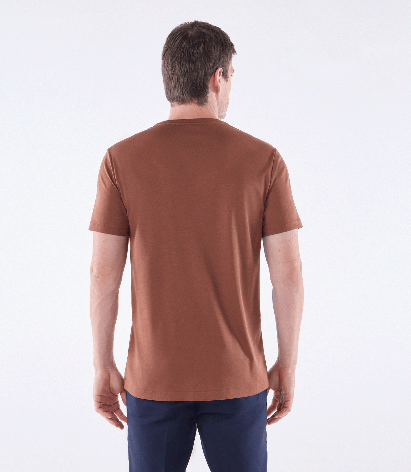 Camiseta Pima Interloque Gola Cruzada Marrom – slide 3