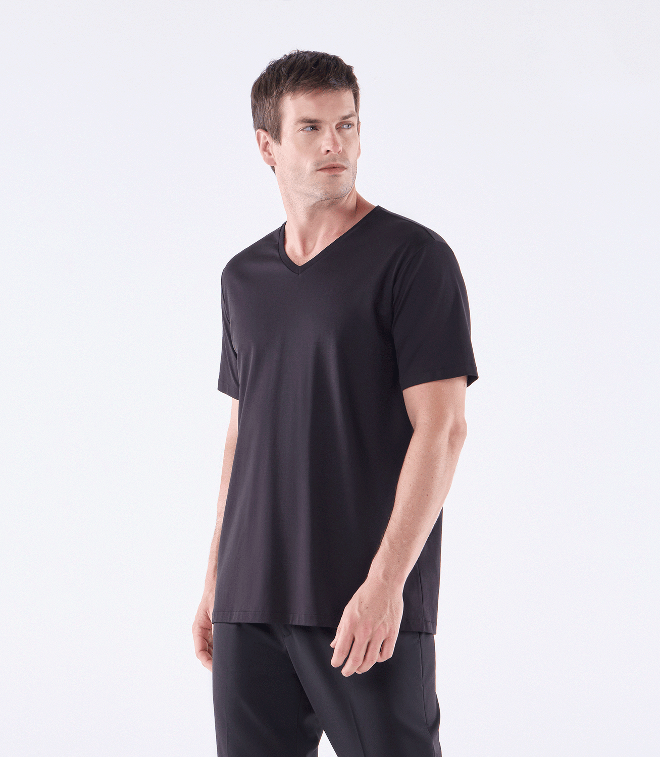 Camiseta Pima Gola V Fio 140 Preto – slide 1
