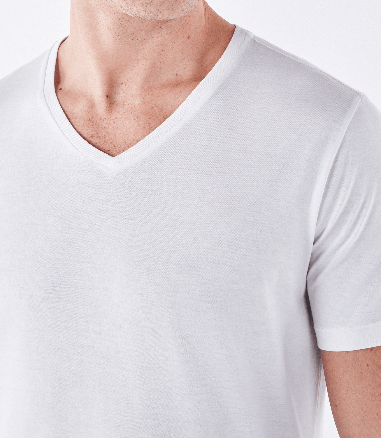 Camiseta Pima Gola V Fio 140 Branco – slide 4