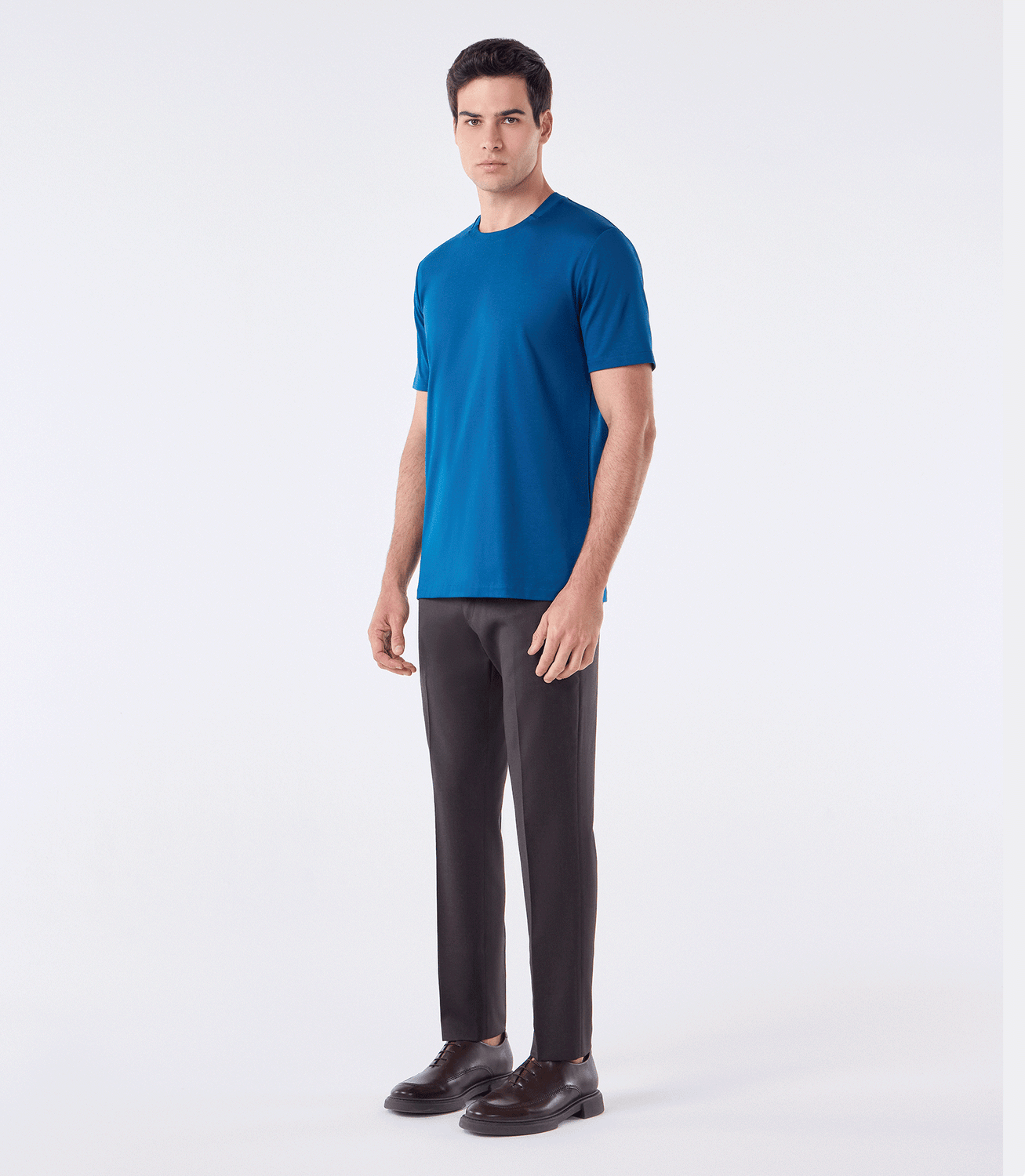 Camiseta Interloque Gola com Recorte Azul – slide 2