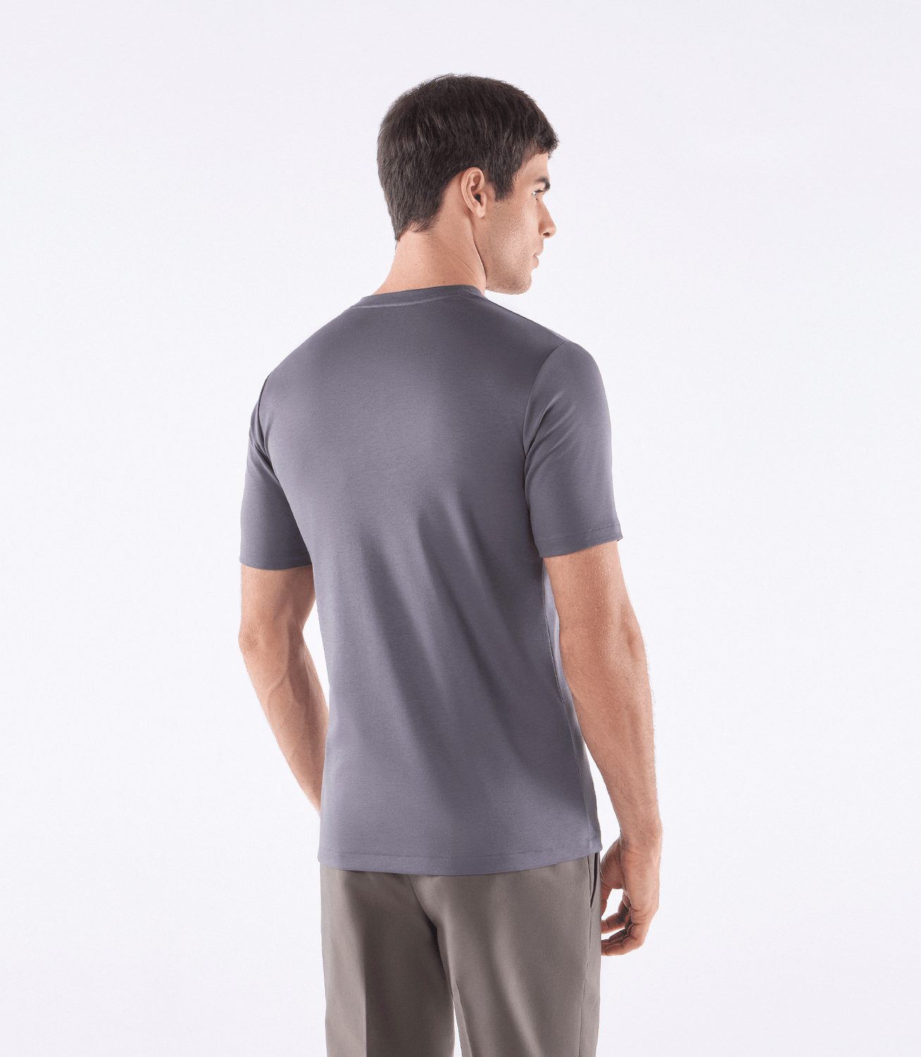 Camiseta Interloque 44/1 Sobreposição De Golas Cinza – slide 3