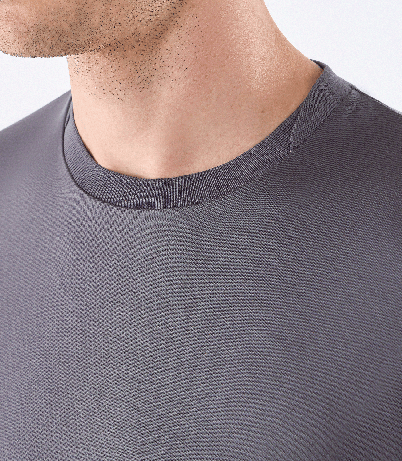 Camiseta Interloque 44/1 Sobreposição De Golas Cinza – slide 4