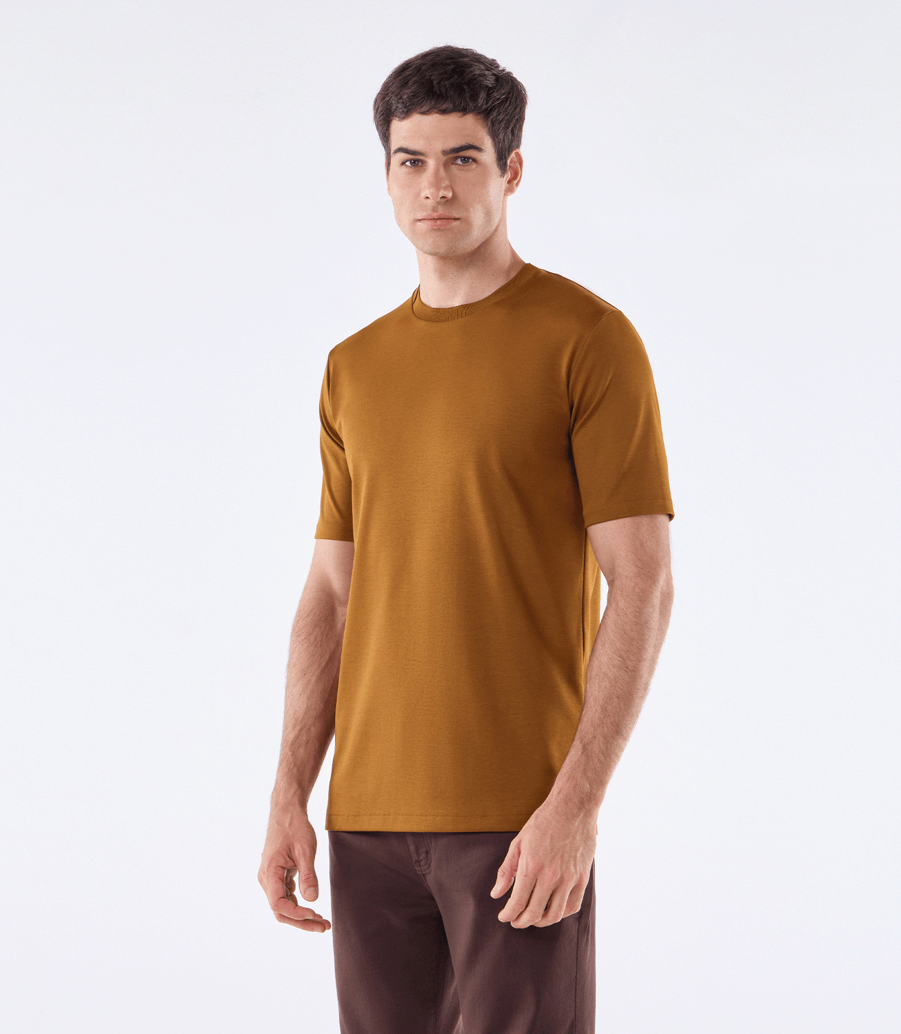 Camiseta Interloque 44/1 Sobreposição De Golas Marrom – slide 1