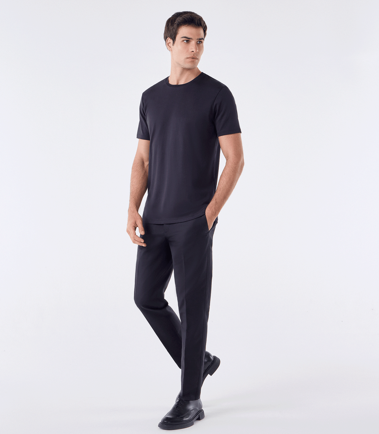 Camiseta Interloque com Gola Trabalhada Preto – slide 2