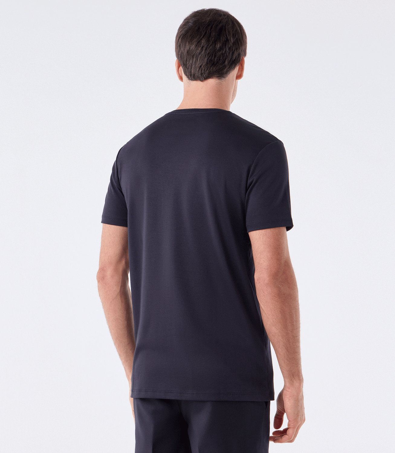 Camiseta Interloque com Gola Trabalhada Preto – slide 3