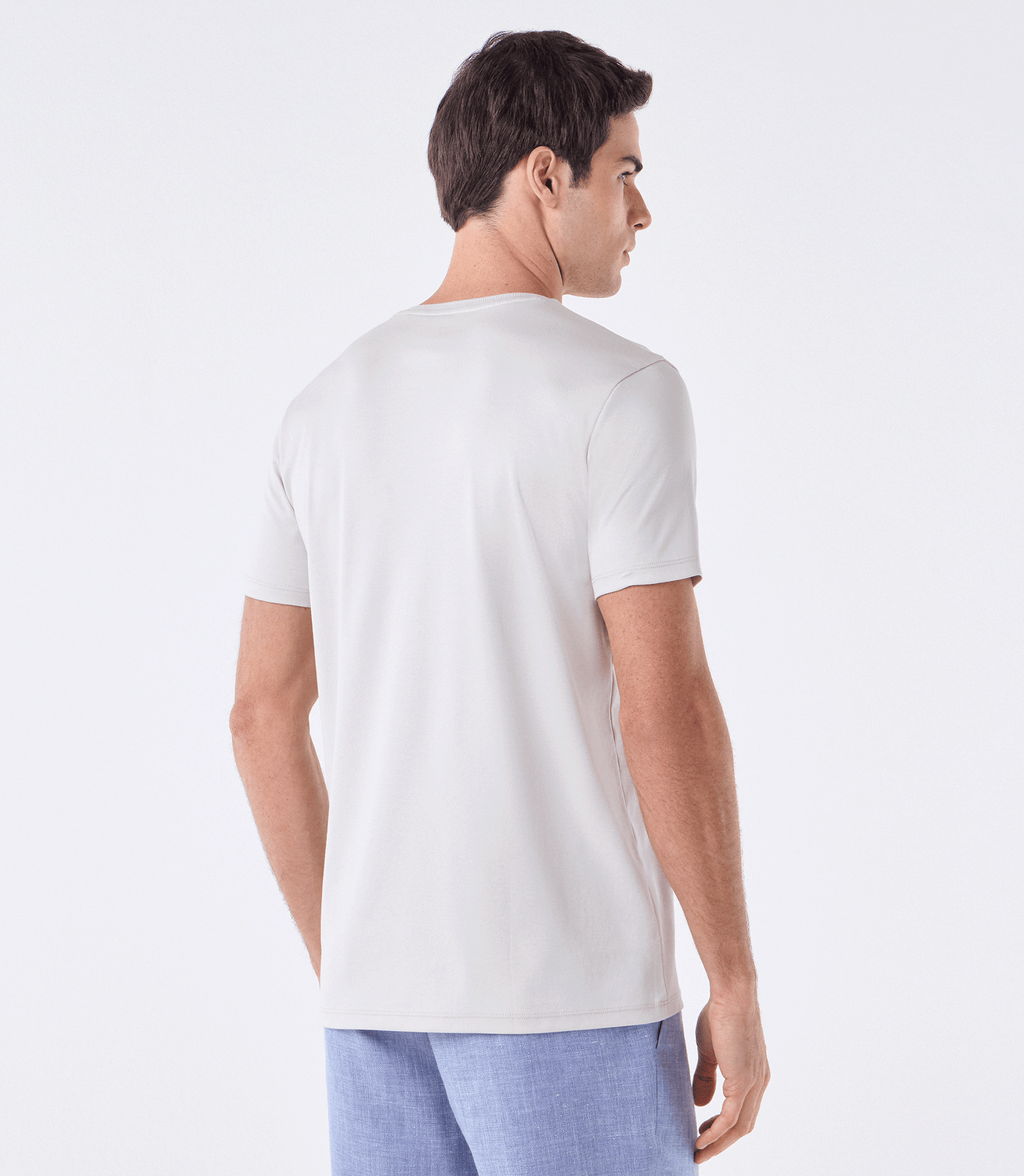 Camiseta Interloque com Gola Trabalhada Cinza – slide 3