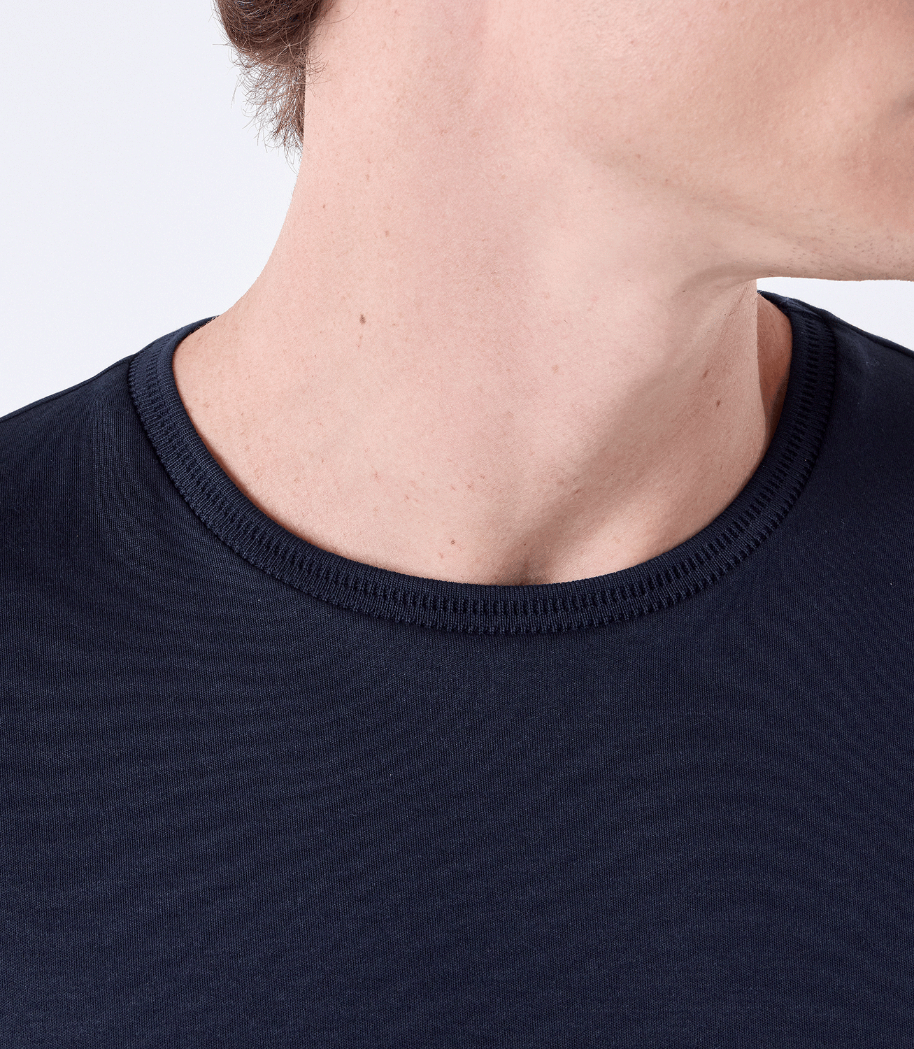 Camiseta Interloque com Gola Trabalhada Azul – slide 4