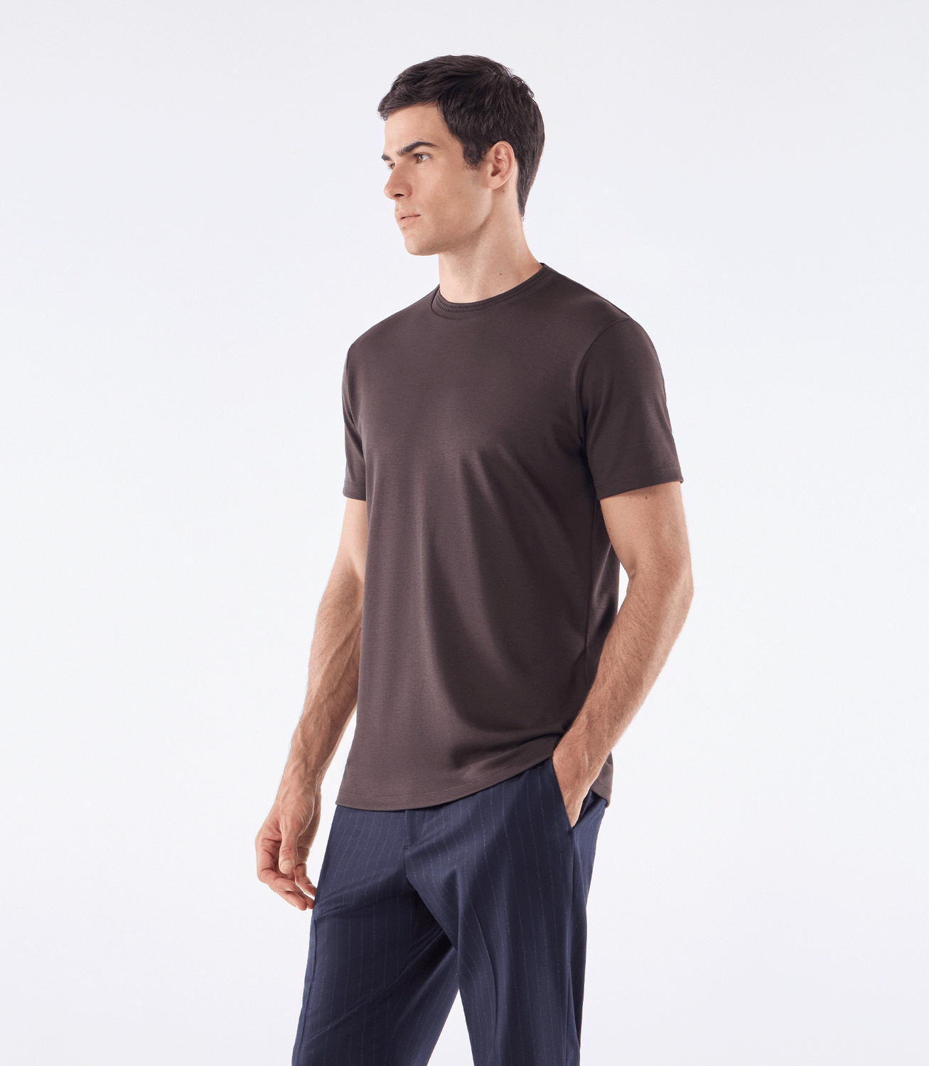 Camiseta Interloque com Gola Trabalhada Marrom – slide 1