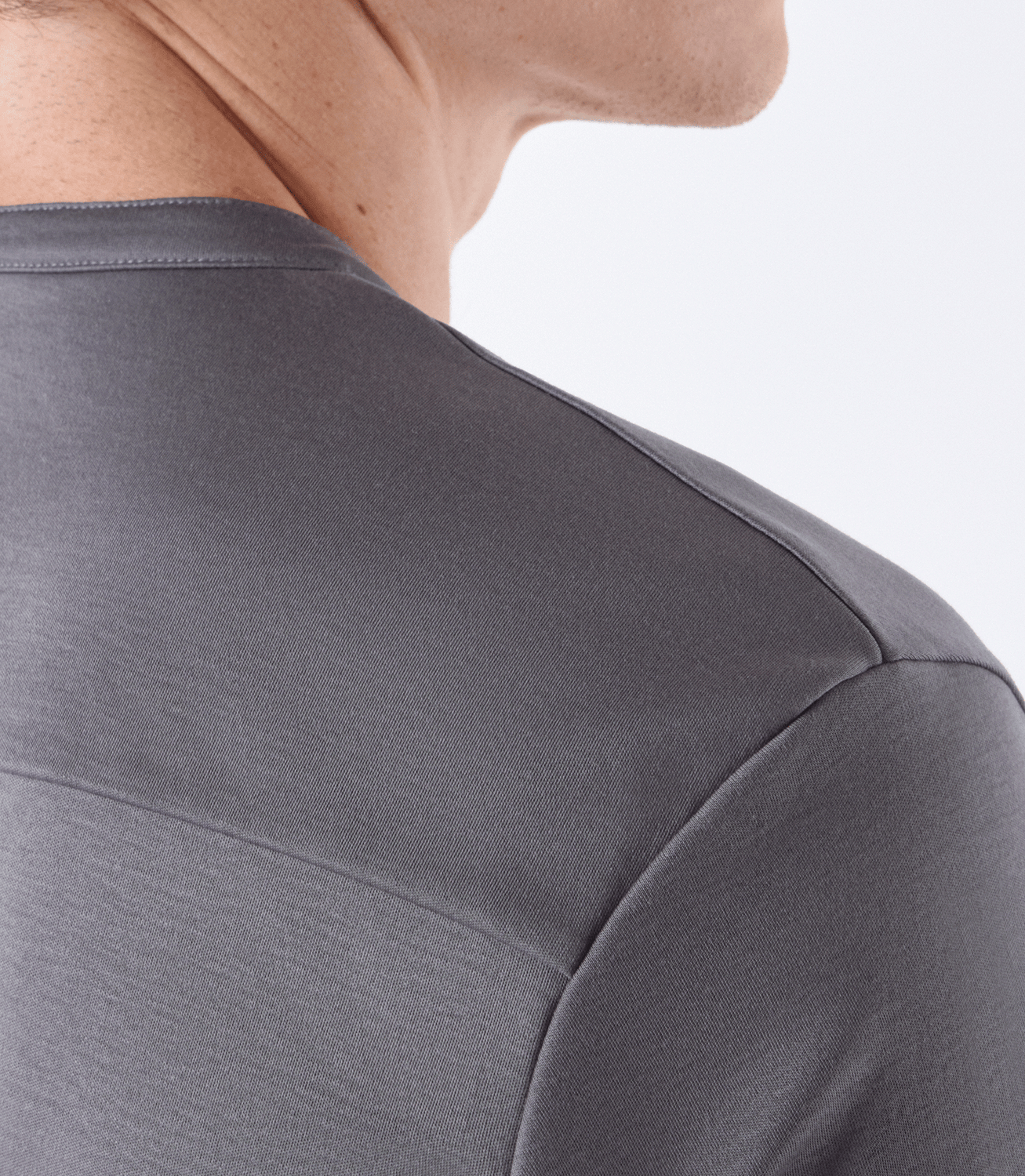 Camiseta Interloque Gola Mao Cinza – slide 5