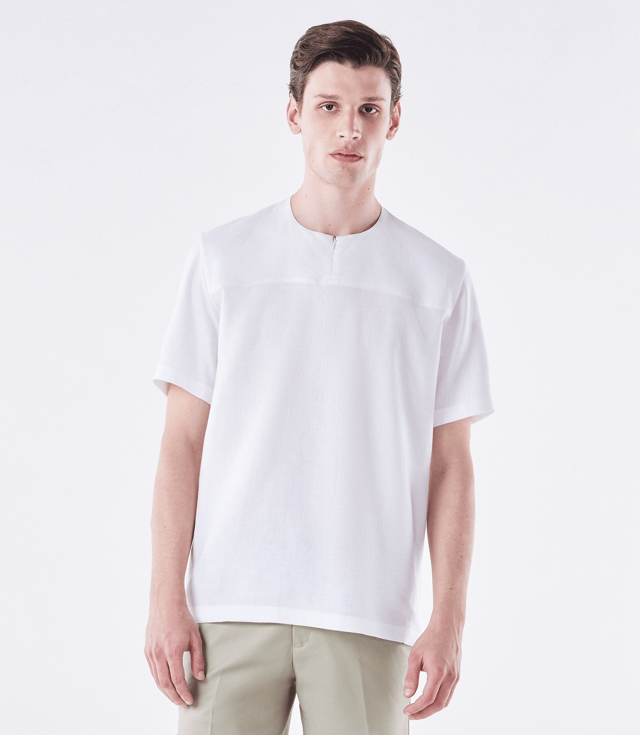 Camiseta Zíper Linho Branco – slide 1