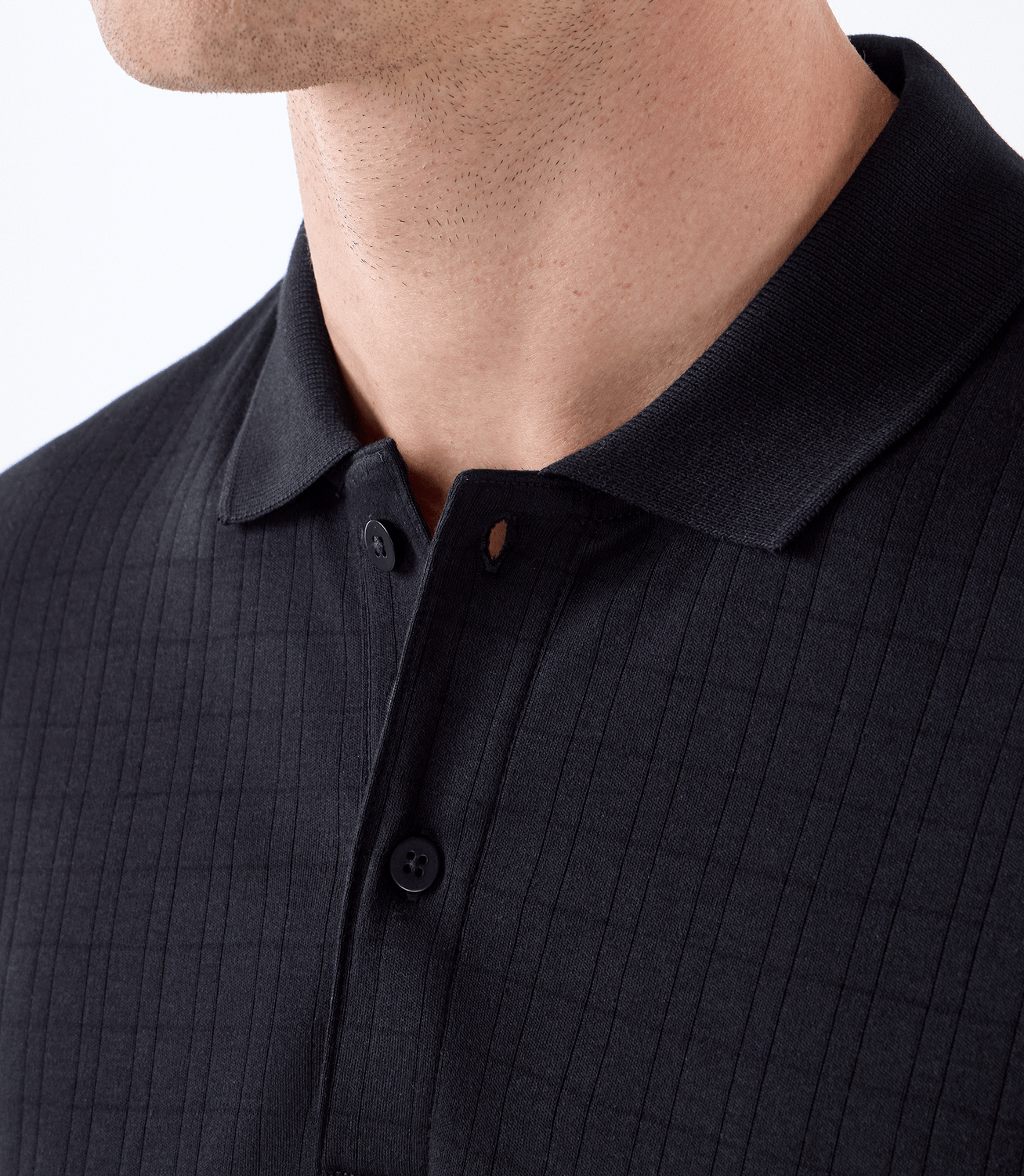 Polo Maquinetada Com Vista Simples Preto – slide 4