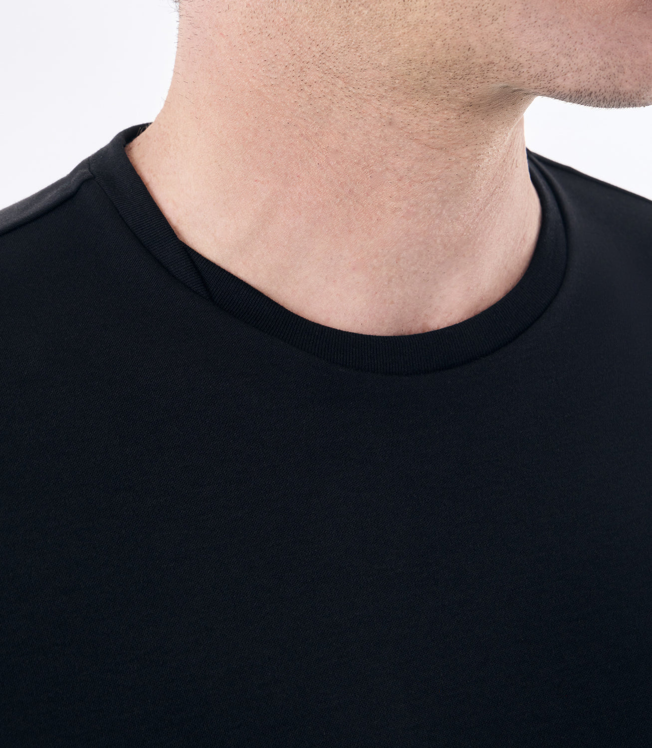 Camiseta Pima Interloque Gola Cruzada Preto – slide 4