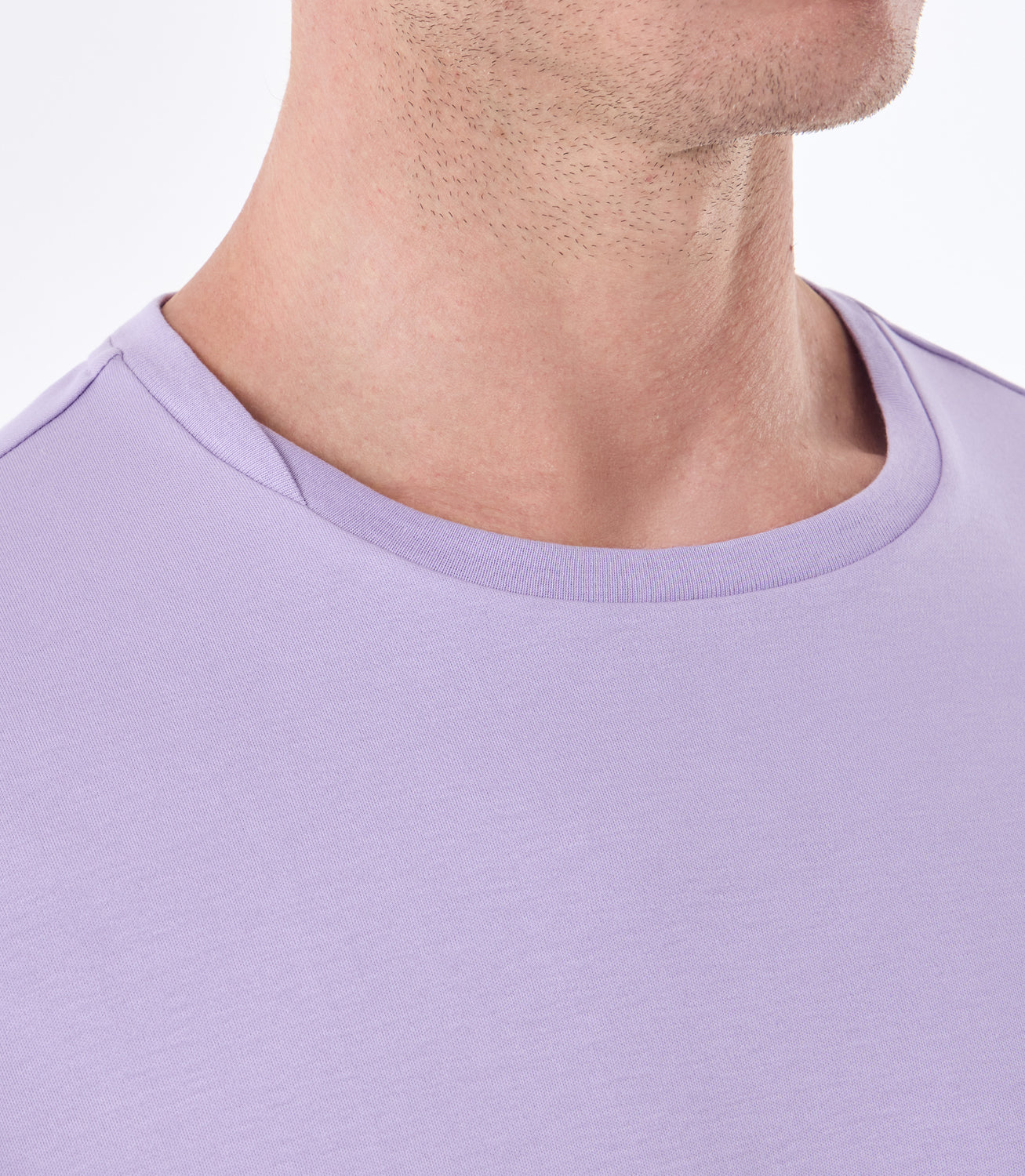 Camiseta Pima Interloque Gola Cruzada Lilás – slide 4