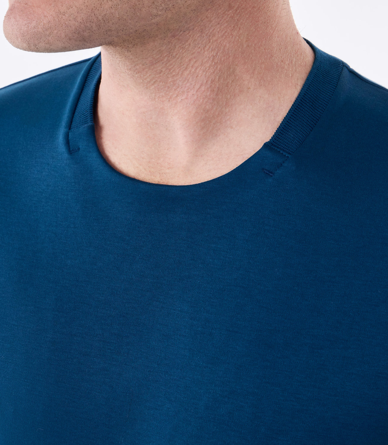 Camiseta Interloque 44/1 Gola Com Recorte Azul – slide 4