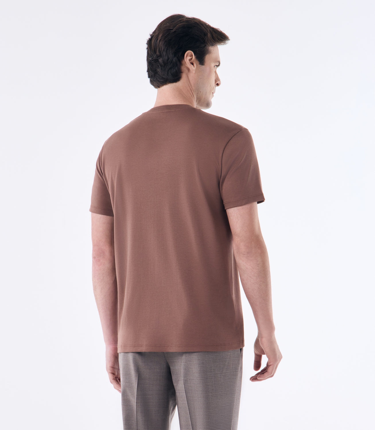 Camiseta Interloque com Gola Trabalhada Marrom – slide 3